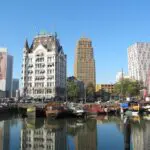 Thumbnail of http://walking%20dinner