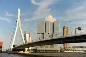Rotterdam-Dezwaan-bijnaam-puur-erasmusbrug